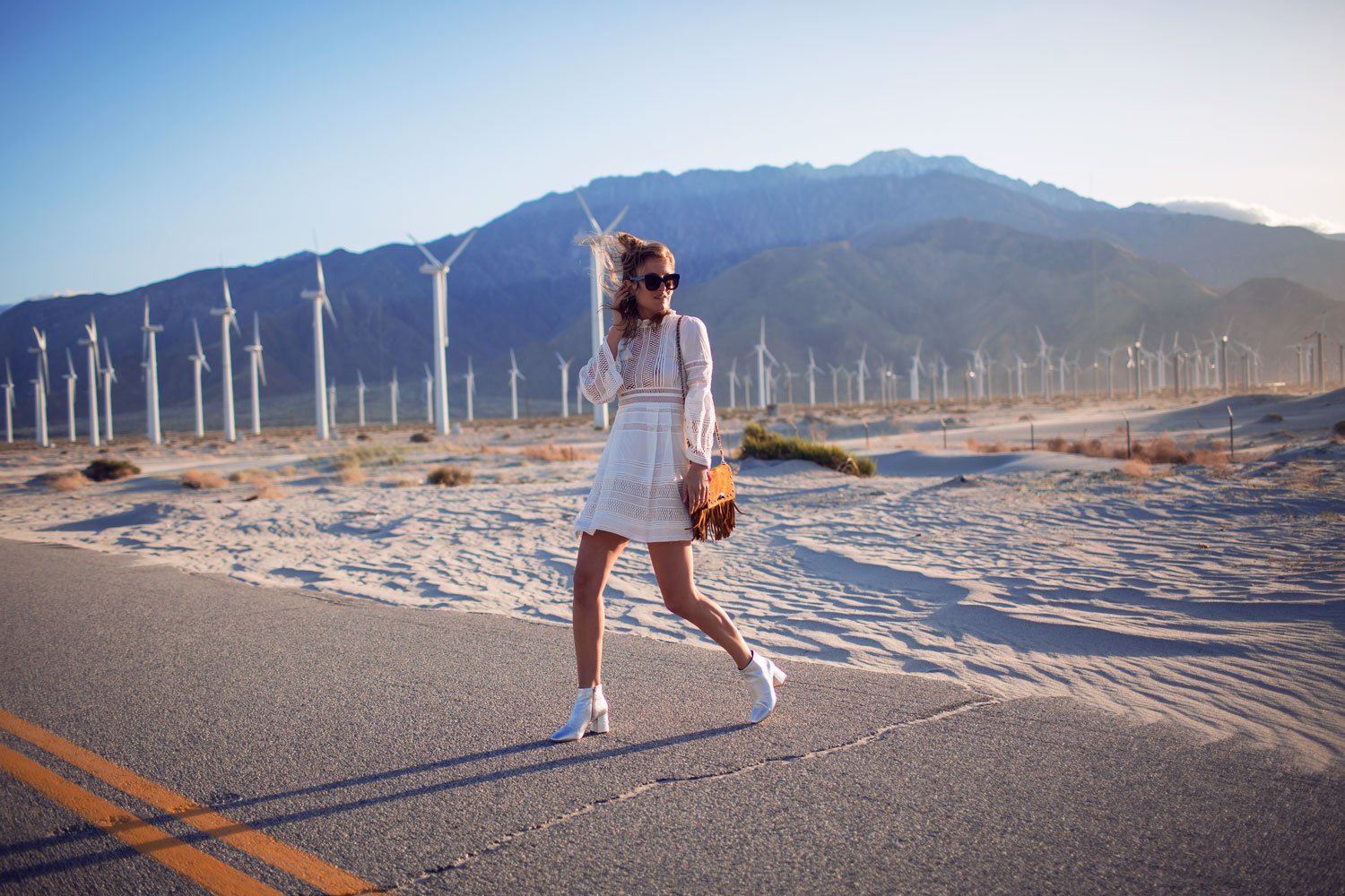 rebecca-laurey-fashion-blogger-windmills-palm-springs